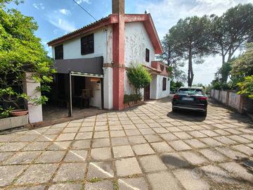 Villa di 180 m² con più di 5 locali e box auto dop