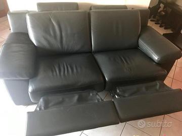 Divano in pelle automatizzato
