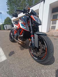 KTM SUPERDUKE 1290 R 2021