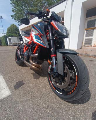 KTM SUPERDUKE 1290 R 2021