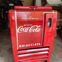 Ghiacciaia coca cola