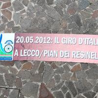 striscione giro d'Italia 2012 arrivo Piani Resinel