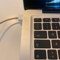 Mc book pro per pezzi di ricambio + caricat funz