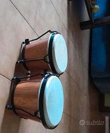 Bongo a due tamburi in legno e metallo