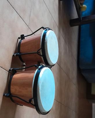 Bongo a due tamburi in legno e metallo