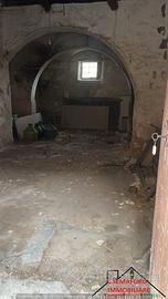 Magazzino Piazza Avellone (Rif.1401)