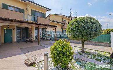 SPLENDIDA VILLA A SCHIERA CON GIARDINO E BOX DOPPI