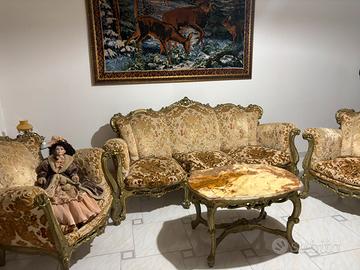 Salotto antico stile barocco