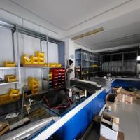 BANCONE ESPOSIZIONE IN ACCIAIO PIANO IN VETRO