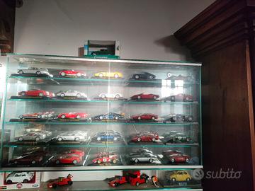 collezione macchine con teca 