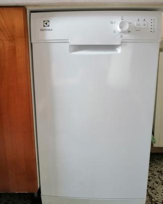 Lavastoviglie Electrolux slim