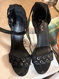 Sandali con tacco nero