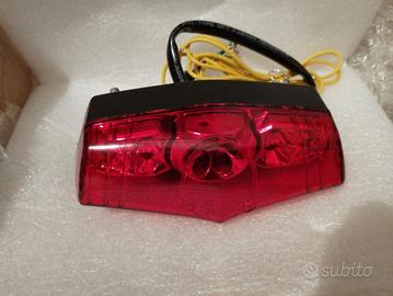 Fanale posteriore moto LED universale con frecce