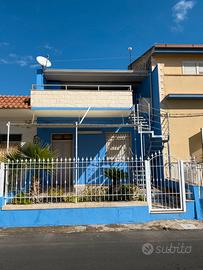 Casuzze vicino al mare
