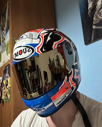 Casco suomy
