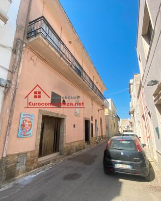 Locale artigianale nel cuore del paese
