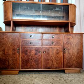 Credenza con vetrina veneziana in legno