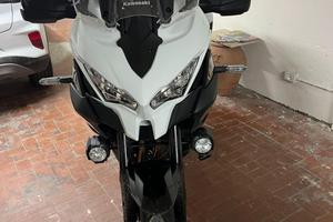 KAWASAKI Versys 1100 S .