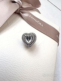 Charm Pandora amore luminoso 797608CZ