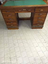 Scrivania d'epoca 