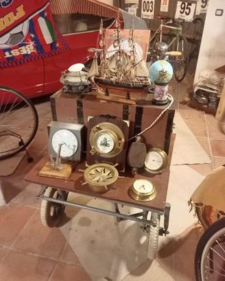 Il rigattiere itinerante  ,per collezionisti .