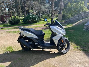 Scooter 125 1800€