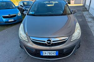 Opel Corsa 1.2 5 porte Cosmo