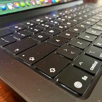 Apple MacBook PRO M5