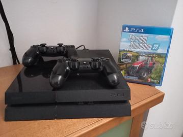 PlayStation 4 con due controller