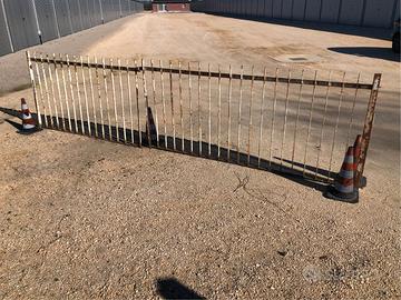 Inferiata recinzione robusta