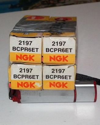 4 candele NGK BCPR6T tre punte