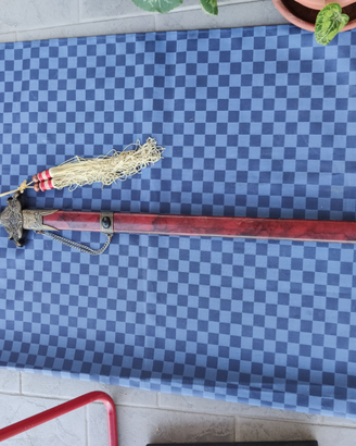 Spada tipo orientale ornamentale