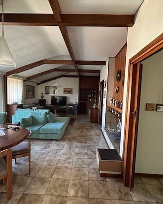 Attico / Mansarda di 194 m² con 4 locali a Terni