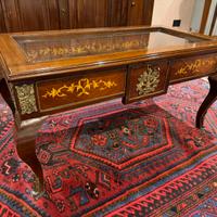 Tavolino legno intarsiato con vetro e ribalta