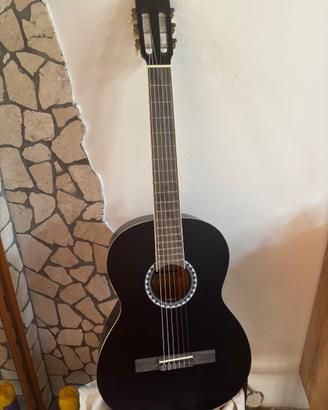 Chitarra classica nera PURE GEWA con custodia