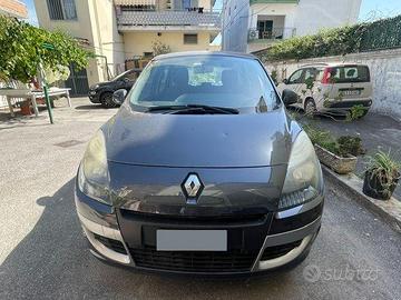 Scenic XMOD Anno  2011 - dci 1.5 euro 5 -150000 KM