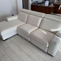 Divano 3 posti con penisola e relax elettrico