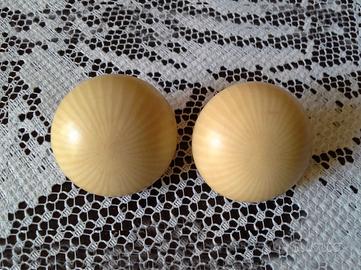 Orecchini vintage simile avorio con clip