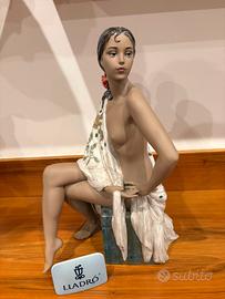 LLADRO’ Donna nudo con scialle