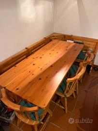 Sala da pranzo rustica in legno massello