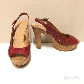 Sandalo rosso Guess