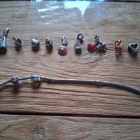 Braccialetto Pandora con 11 Charms