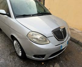 Lancia y
