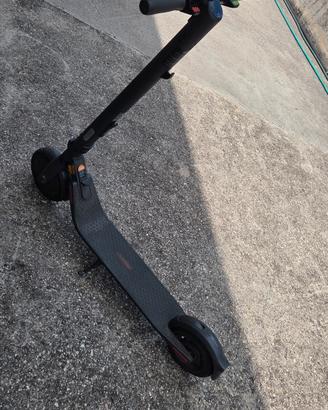 Monopattino Ninebot e25e segway