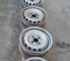 4 Cerchi IN FERRO+4 BORCHIE 5.5X13" ALFA 75