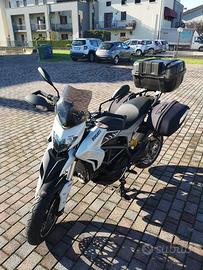 Ducati Hyperstrada 821