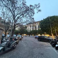 NEGOZIO A NAPOLI