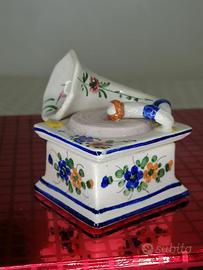 Grammofono in ceramica di Bassano