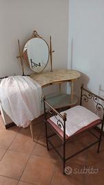 Specchiera / toeletta vintage con sedia