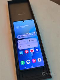 SAMSUNG GALAXY ZFLIP 7 12x256 GB